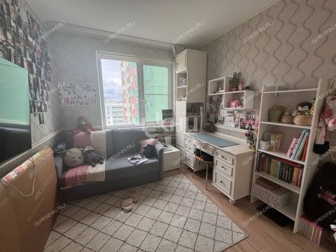 3-komnatnaya-ul-verhnepecherskaya-d-15-k1 фото