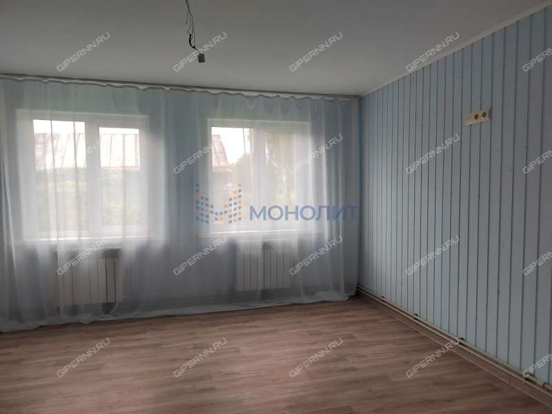 дом на Центральной улице село Курилово