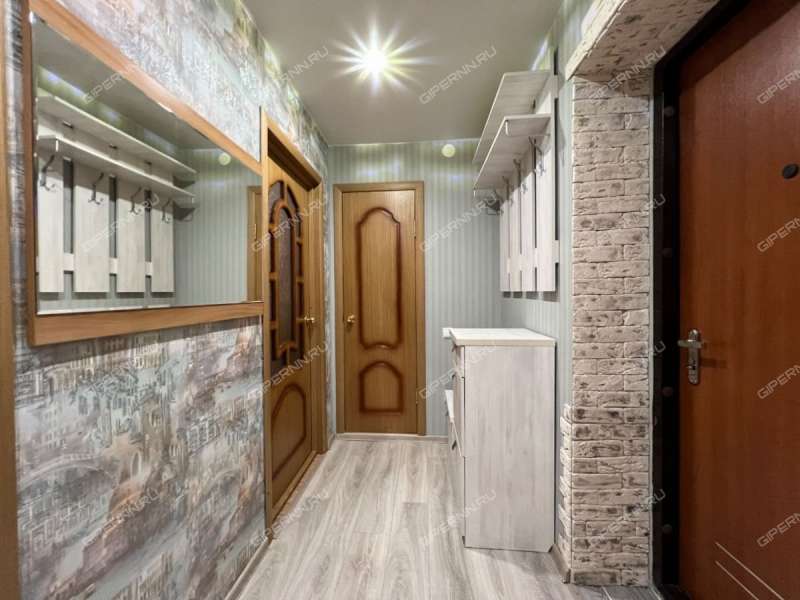 двухкомнатная квартира на Учительской улице дом 12