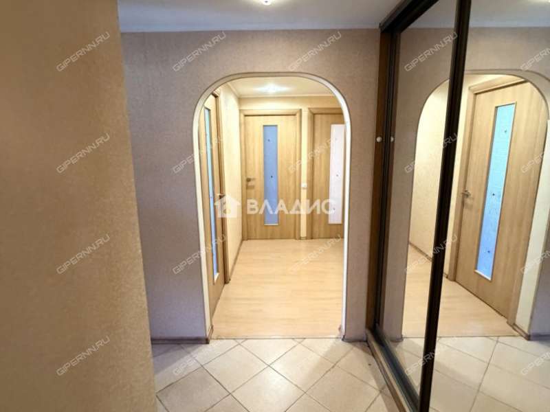 трёхкомнатная квартира на улице Героя Советского Союза Усилова дом 1