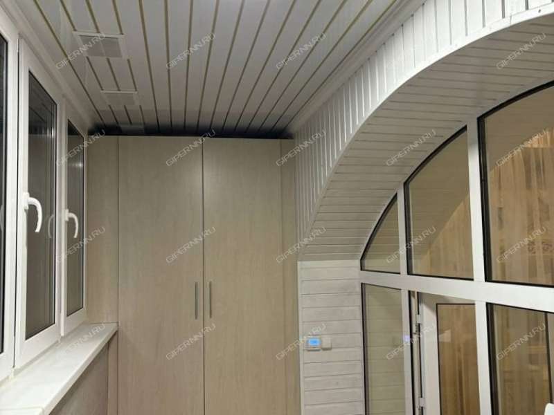 трёхкомнатная квартира на улице Воровского дом 13/57а