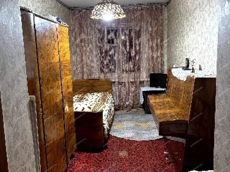 трёхкомнатная квартира на улице Космонавта Комарова дом 16а