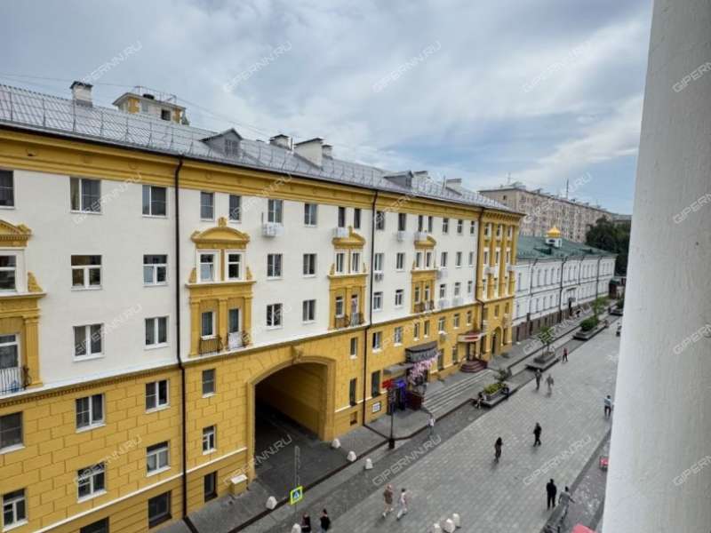 трёхкомнатная квартира на Большой Покровской улице дом 35а