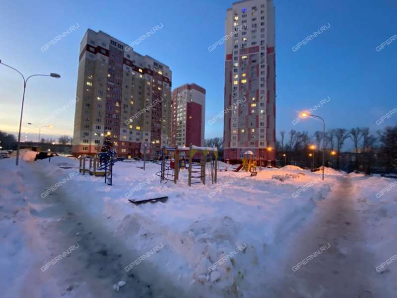 трёхкомнатная квартира на бульваре 60-летия Октября дом 21 к2