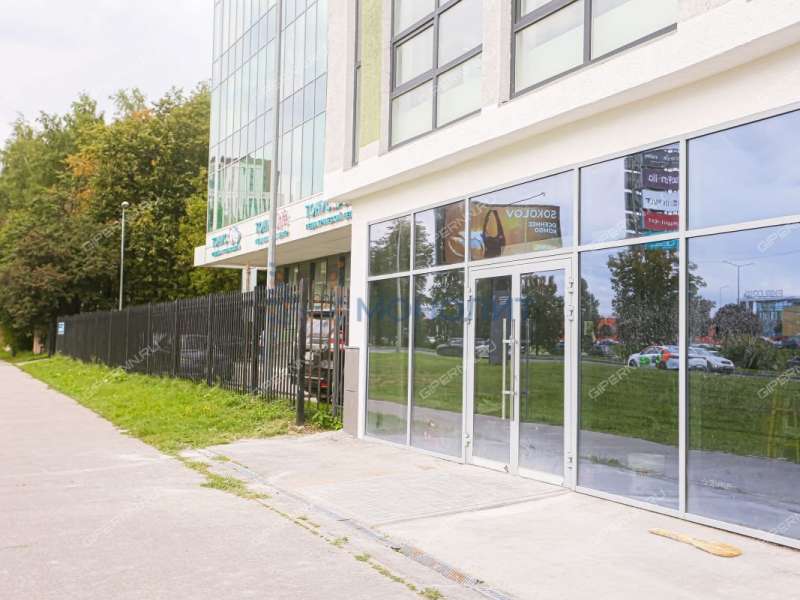 здание под недвижимость под медицинские учреждения, недвижимость под образовательные учреждения на улице Родионова