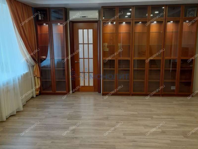 трёхкомнатная квартира на улице Родионова дом 189/24