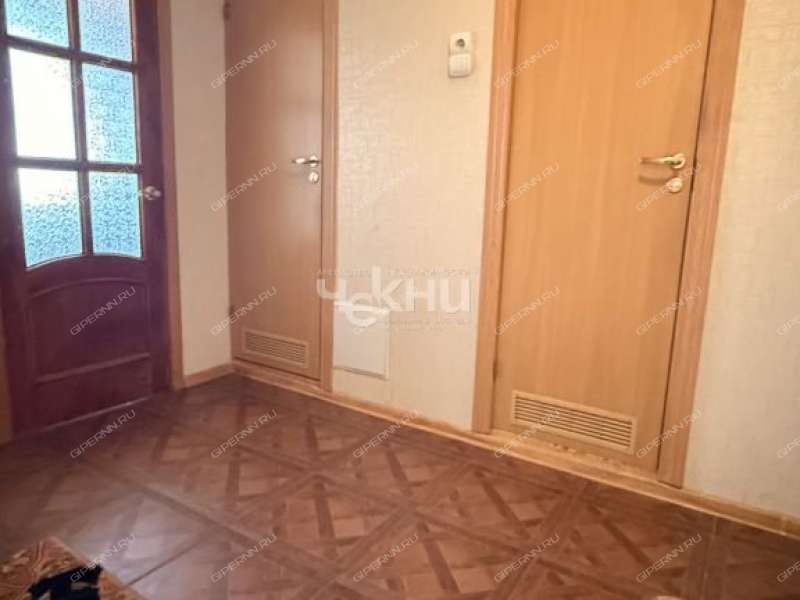 трёхкомнатная квартира на Подворной улице дом 6