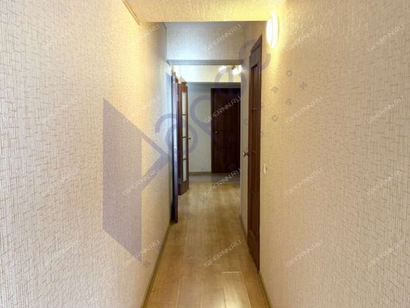 трёхкомнатная квартира на улице Родионова дом 193