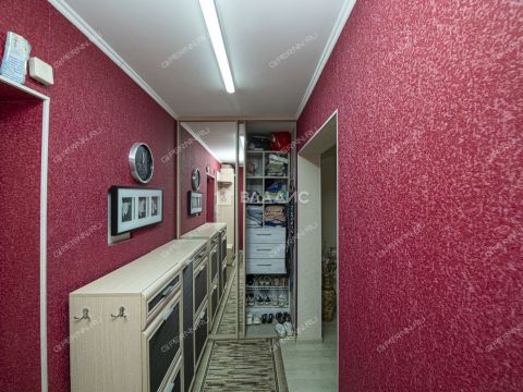 2-komnatnaya-ul-vyatskaya-d-1 фото