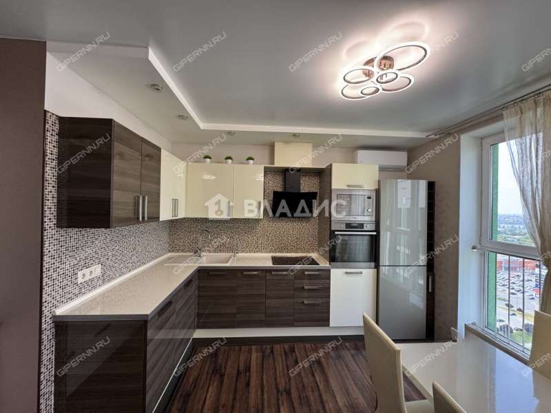 трёхкомнатная квартира на улице Родионова дом 192 к3