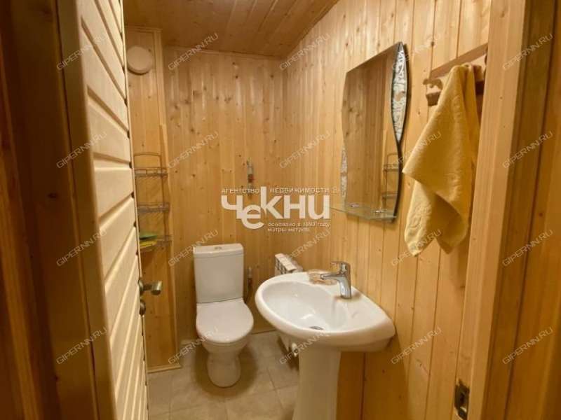 дом на Калухина село Великий Враг