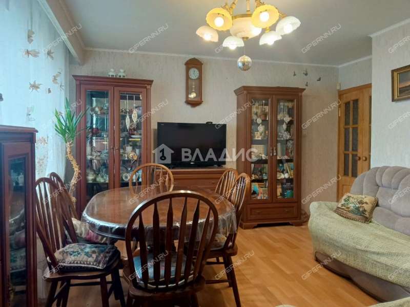 пятикомнатная квартира на проспекте Гагарина дом 119