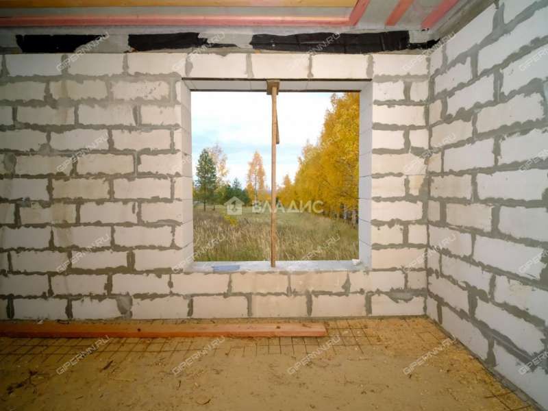 дом на  село Безводное