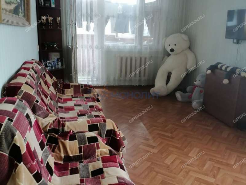 трёхкомнатная квартира на улице Краснодонцев дом 19А