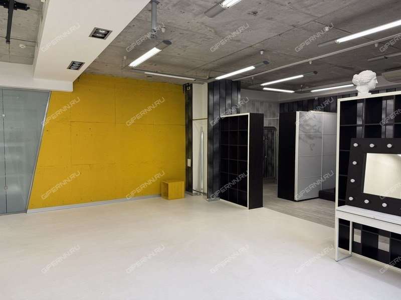 помещение под торговую площадь на Студеная ул., д.68а