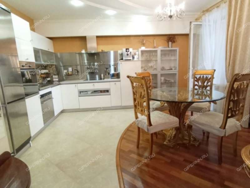 пятикомнатная квартира на Арзамасской улице дом 3