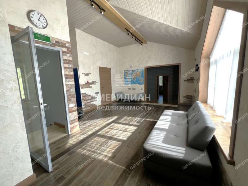 здание под коммерческую недвижимость на Альпийская село Шава