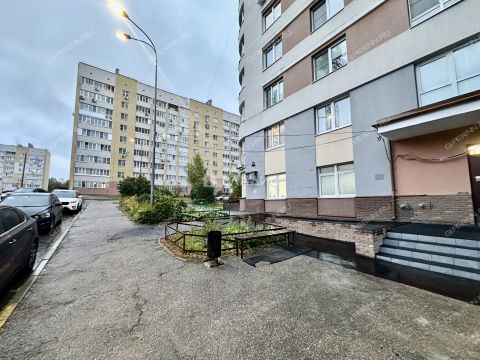 1-komnatnaya-b-r-akademika-koroleva-d-10 фото