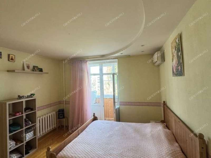 трёхкомнатная квартира на проспекте Кирова дом 6