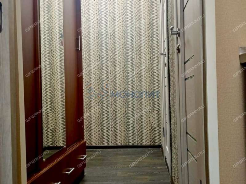 четырёхкомнатная квартира на проспекте Бусыгина дом 50