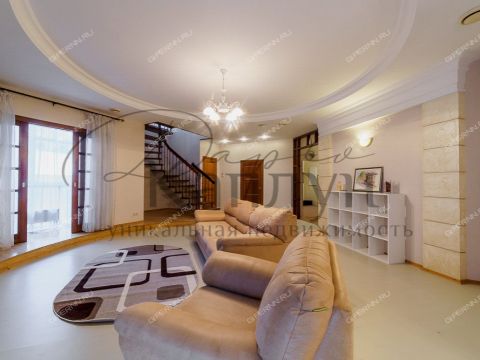 4-komnatnaya-ul-minina-d-9-4 фото