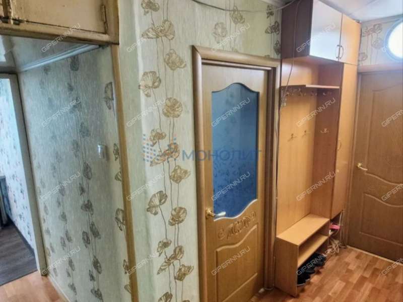 трёхкомнатная квартира на улице Героя Попова дом 37