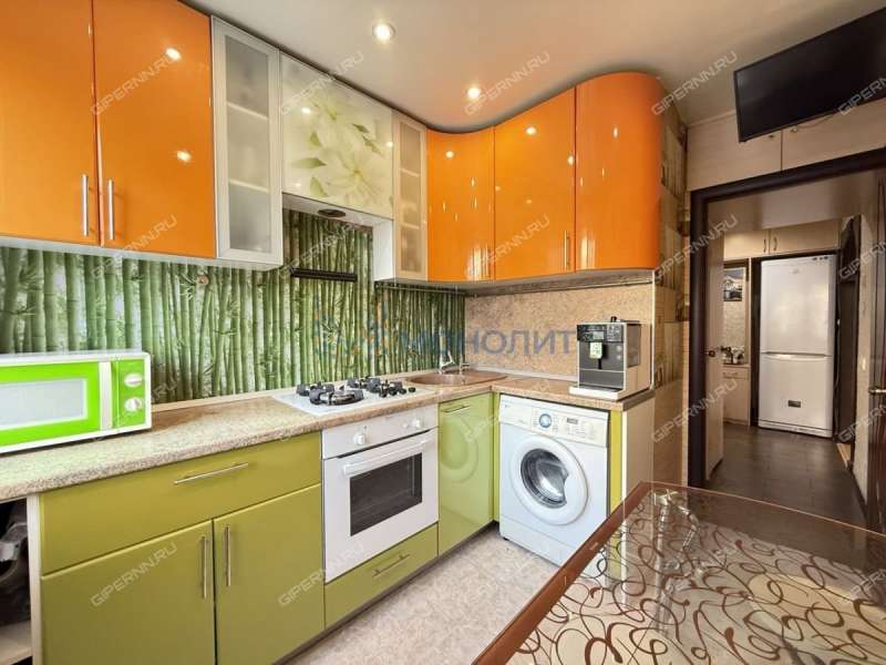 трёхкомнатная квартира на улице Героя Советского Союза Усилова дом 3