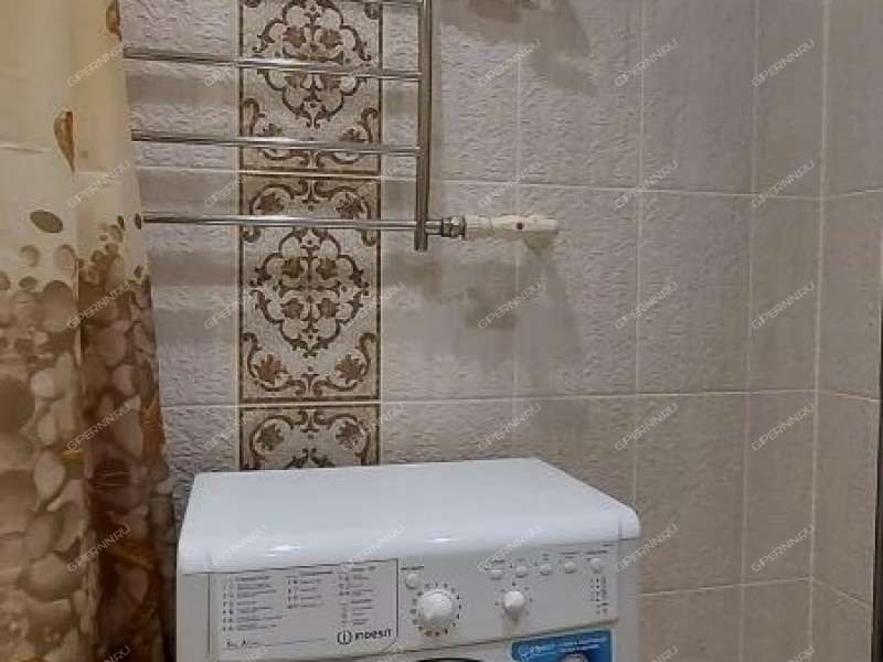 трёхкомнатная квартира на проспекте Кирова дом 33а