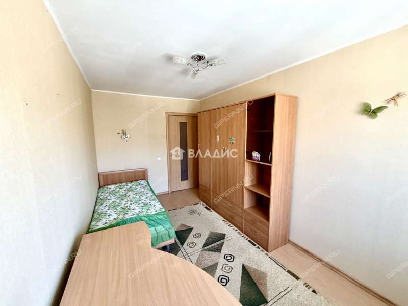 трёхкомнатная квартира на улице Героя Советского Союза Усилова дом 1