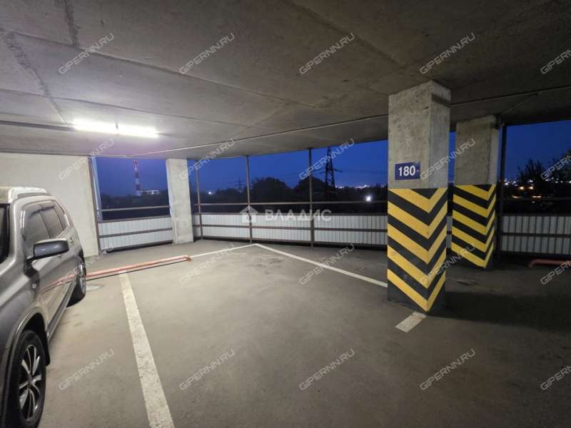 трёхкомнатная квартира на Белозерской улице дом 4