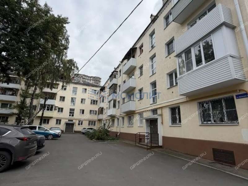 трёхкомнатная квартира на улице Июльских Дней дом 18