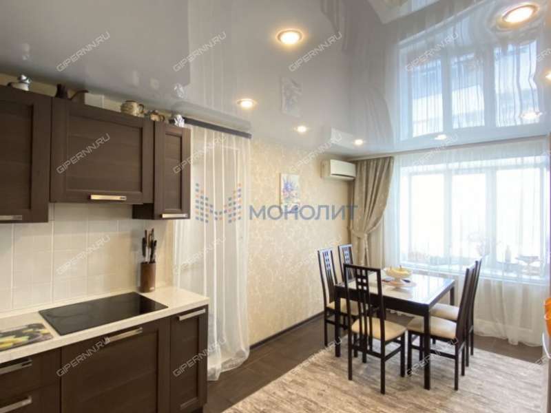 четырёхкомнатная квартира на улице Петрищева дом 10 город Дзержинск