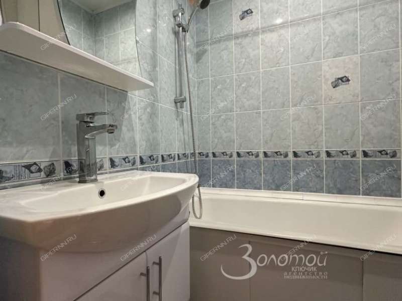 четырёхкомнатная квартира на улице Юлиуса Фучика дом 7