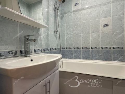 4-komnatnaya-ul-yuliusa-fuchika-d-7 фото