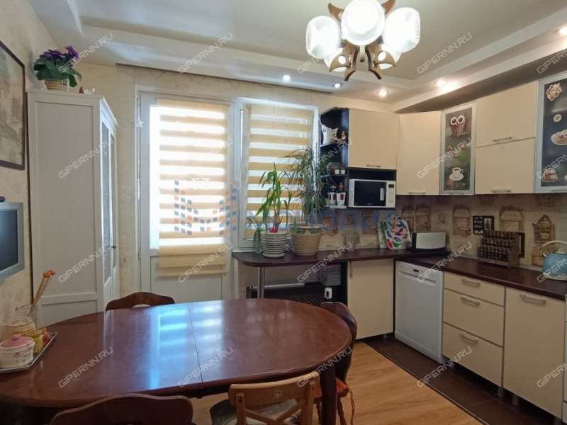 трёхкомнатная квартира на улице Родионова дом 165 к3