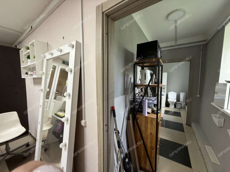 помещение под коммерческую недвижимость на улице Станиславского