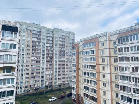 3-komnatnaya-ul-rodionova-d-165-k5 фото