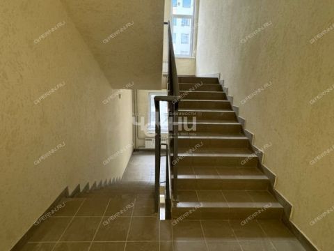 3-komnatnaya-ul-poltavskaya-d-15 фото