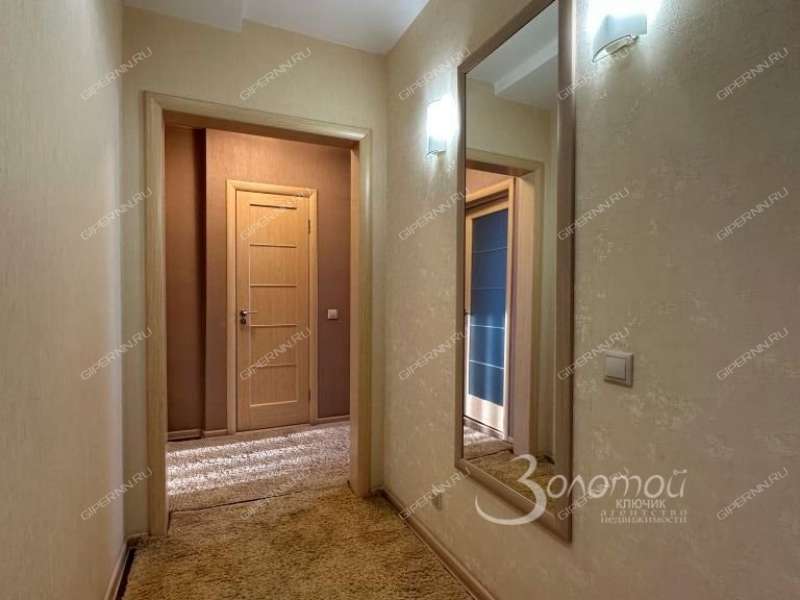 четырёхкомнатная квартира на улице Юлиуса Фучика дом 7