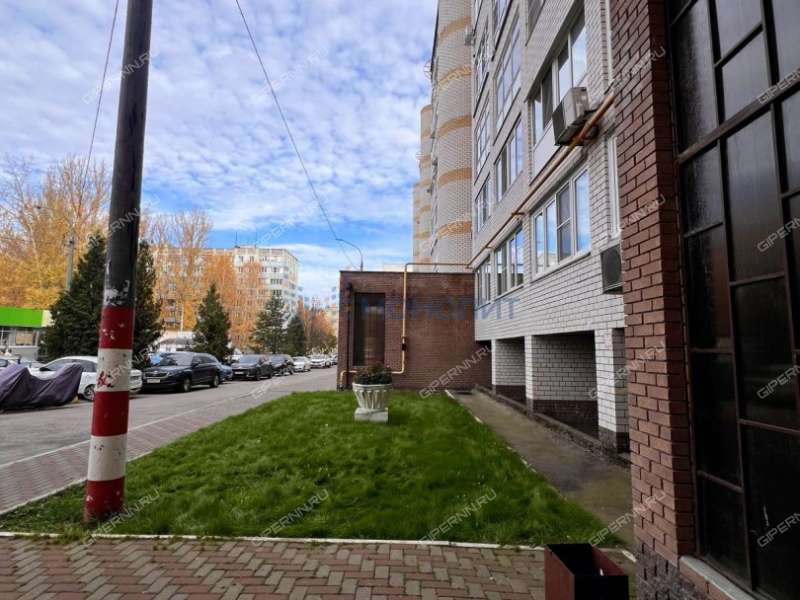 четырёхкомнатная квартира на проспекте Гагарина дом 111