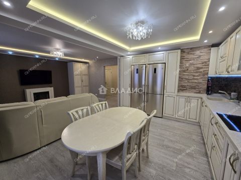 3-komnatnaya-ul-belozerskaya-d-6 фото