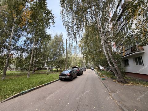 1-komnatnaya-ul-strokina-d-3a фото