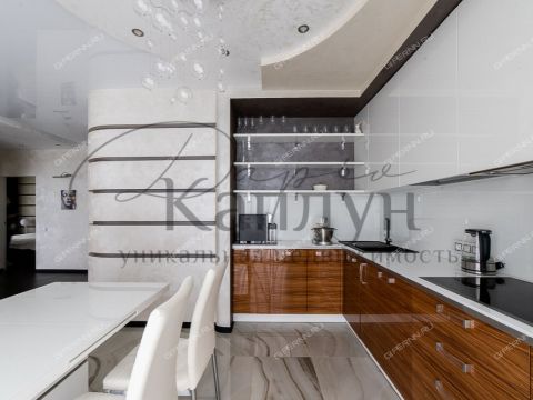 3-komnatnaya-ul-rodionova-d-192-k3 фото