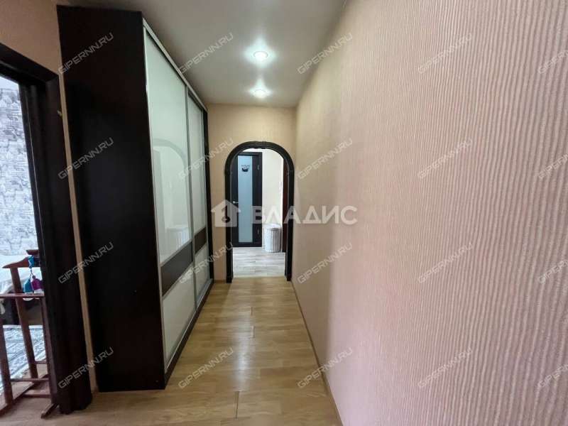 трёхкомнатная квартира на Красноуральской улице дом 3А