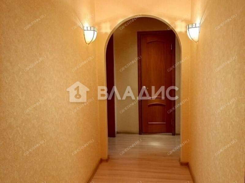 трёхкомнатная квартира на улице Карла Маркса дом 12