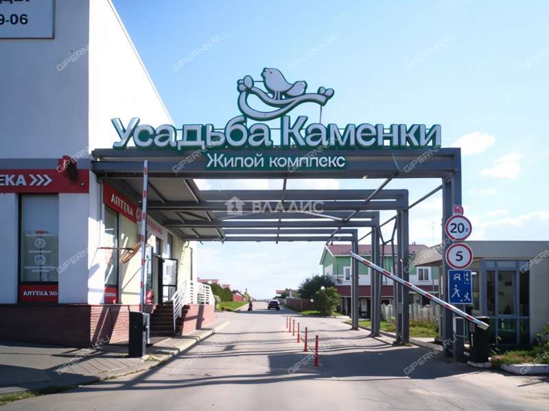 дом на улице Цветочная коттеджный поселок Каменки