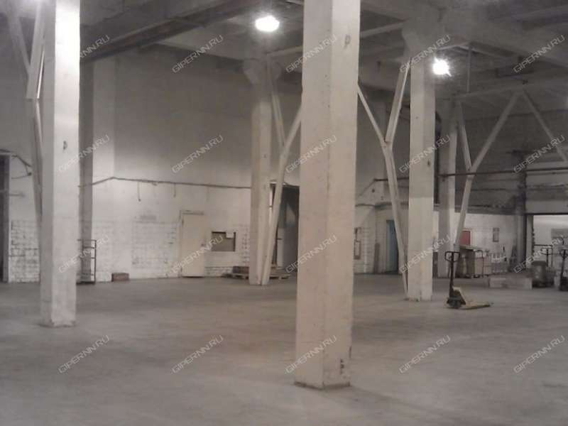 помещение под склад, производственную площадь на улице Федосеенко