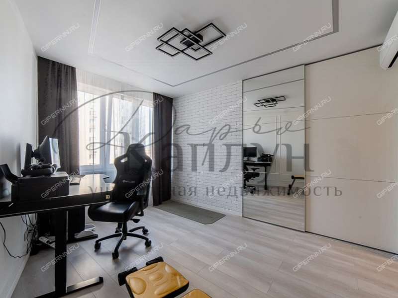 четырёхкомнатная квартира на улице Маршала Баграмяна дом 1