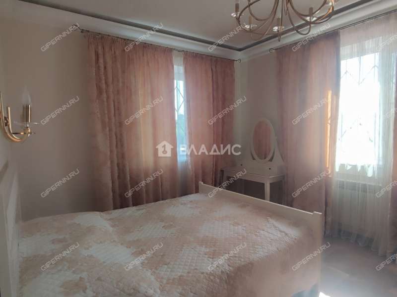 дом на улице Садовая сельский посёлок Буревестник