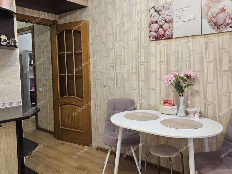 однокомнатная квартира на бульваре 60-летия Октября дом 23 к4